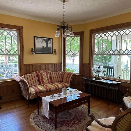 The Charleston Inn Hendersonville Nc Extérieur photo