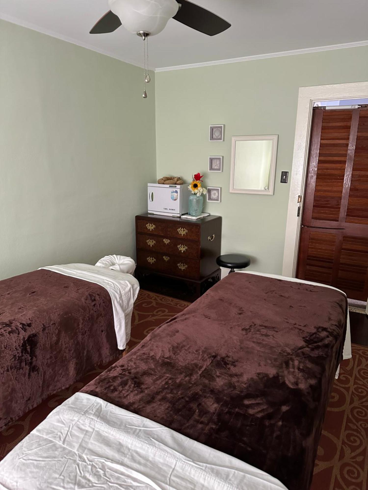 The Charleston Inn Hendersonville Nc Extérieur photo