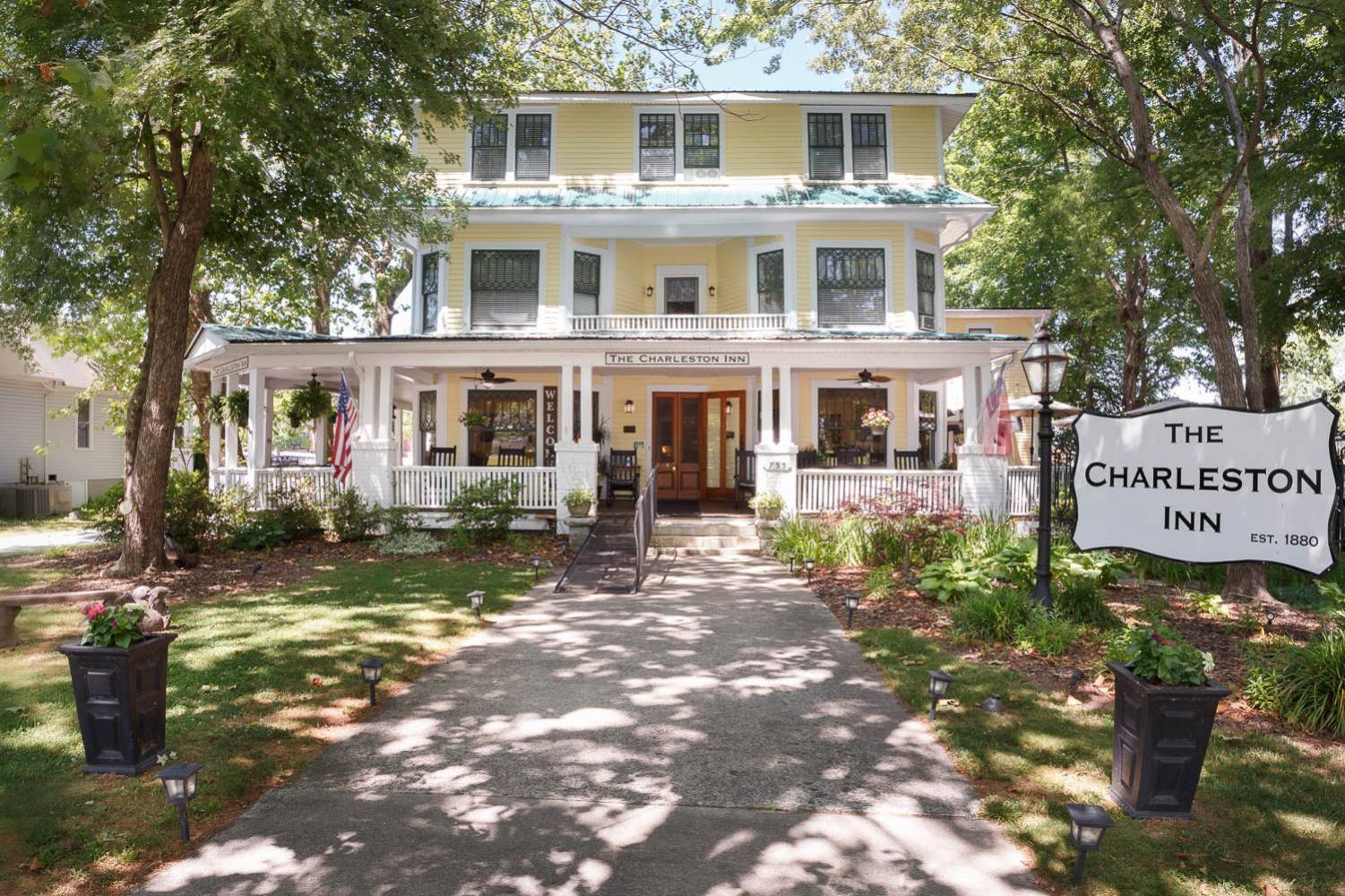 The Charleston Inn Hendersonville Nc Extérieur photo