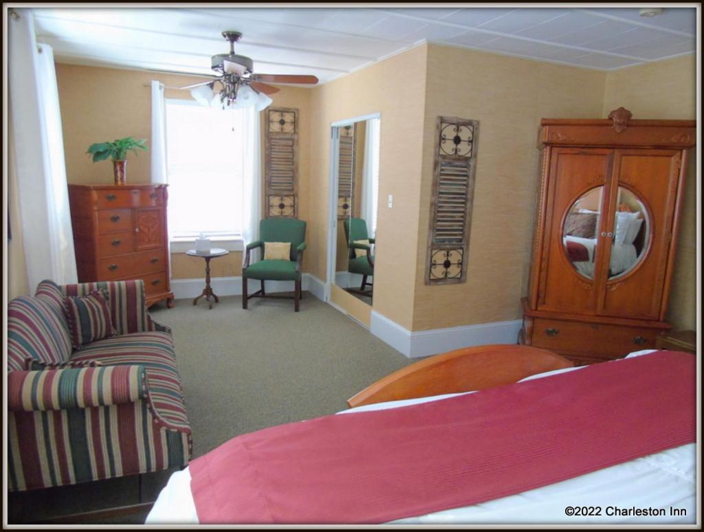 The Charleston Inn Hendersonville Nc Extérieur photo