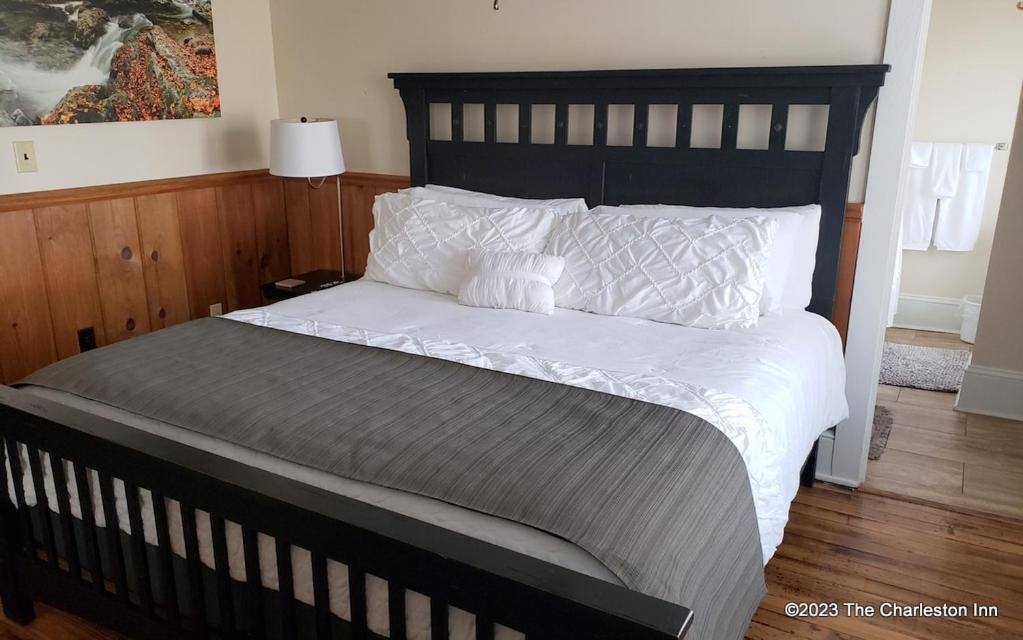 The Charleston Inn Hendersonville Nc Extérieur photo