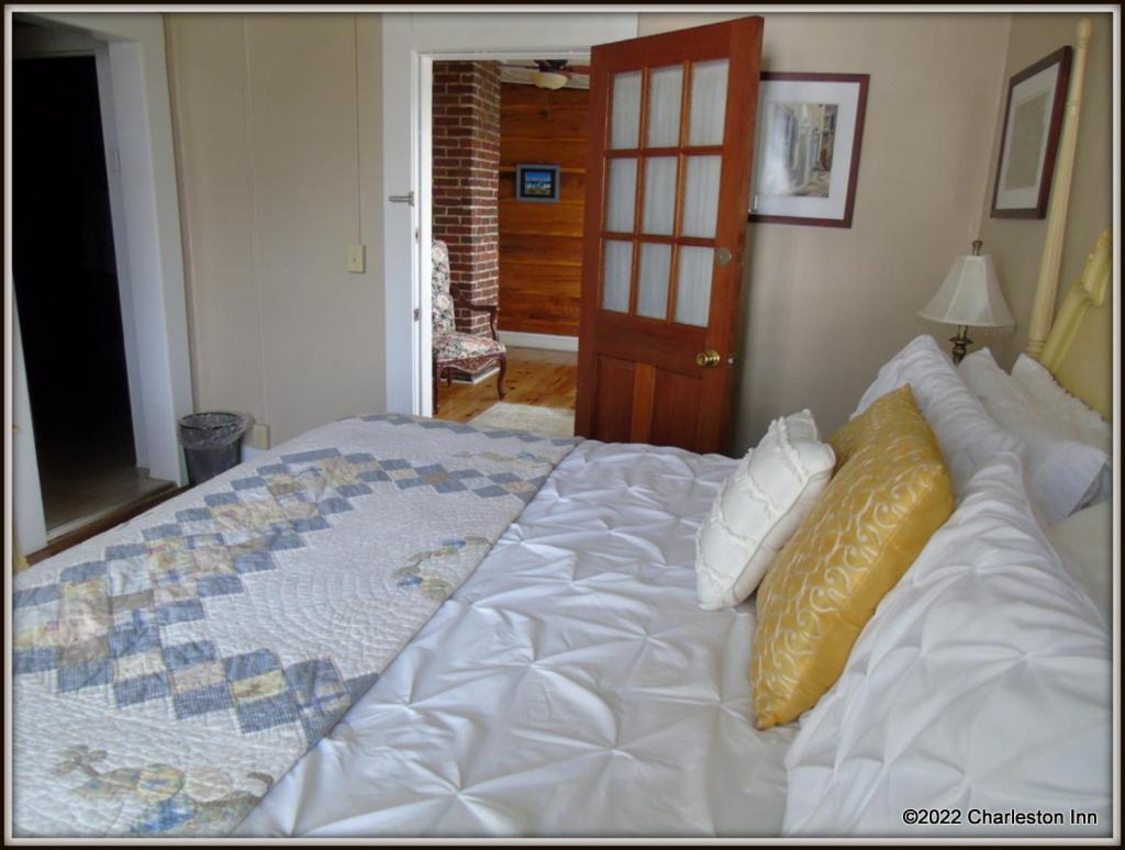 The Charleston Inn Hendersonville Nc Extérieur photo