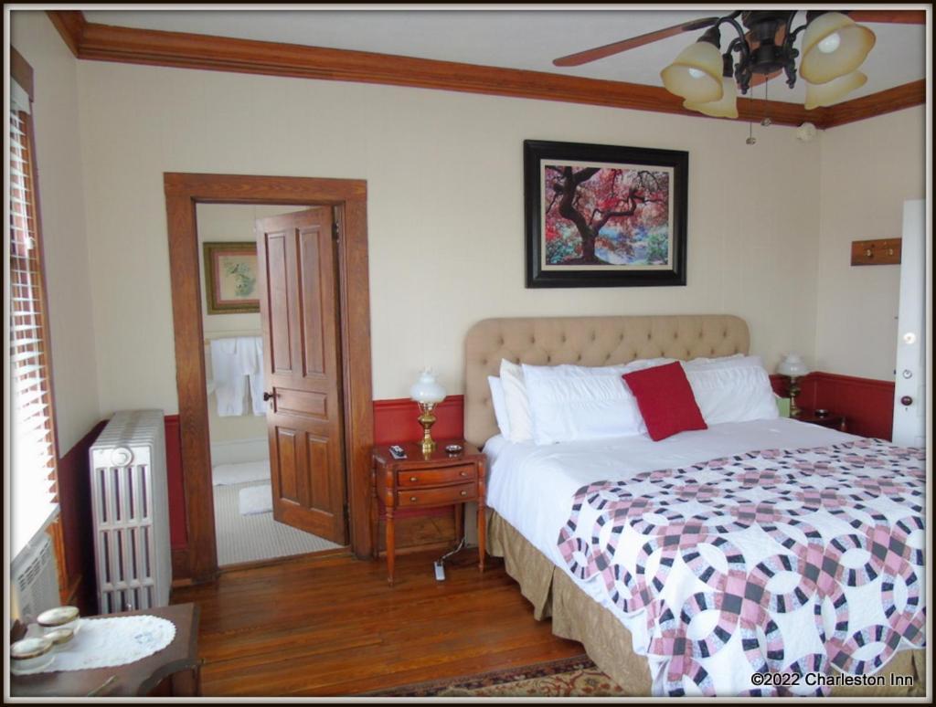 The Charleston Inn Hendersonville Nc Extérieur photo
