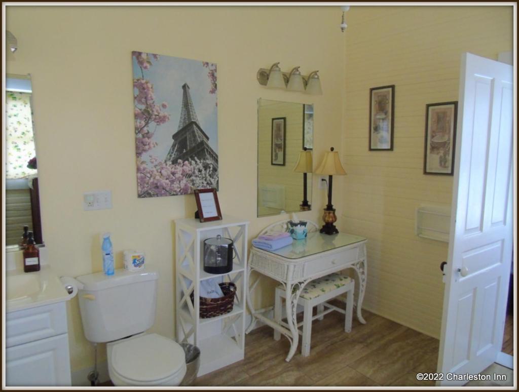 The Charleston Inn Hendersonville Nc Extérieur photo