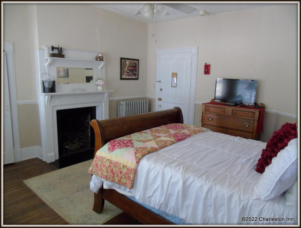 The Charleston Inn Hendersonville Nc Extérieur photo