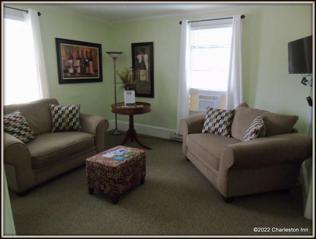 The Charleston Inn Hendersonville Nc Extérieur photo