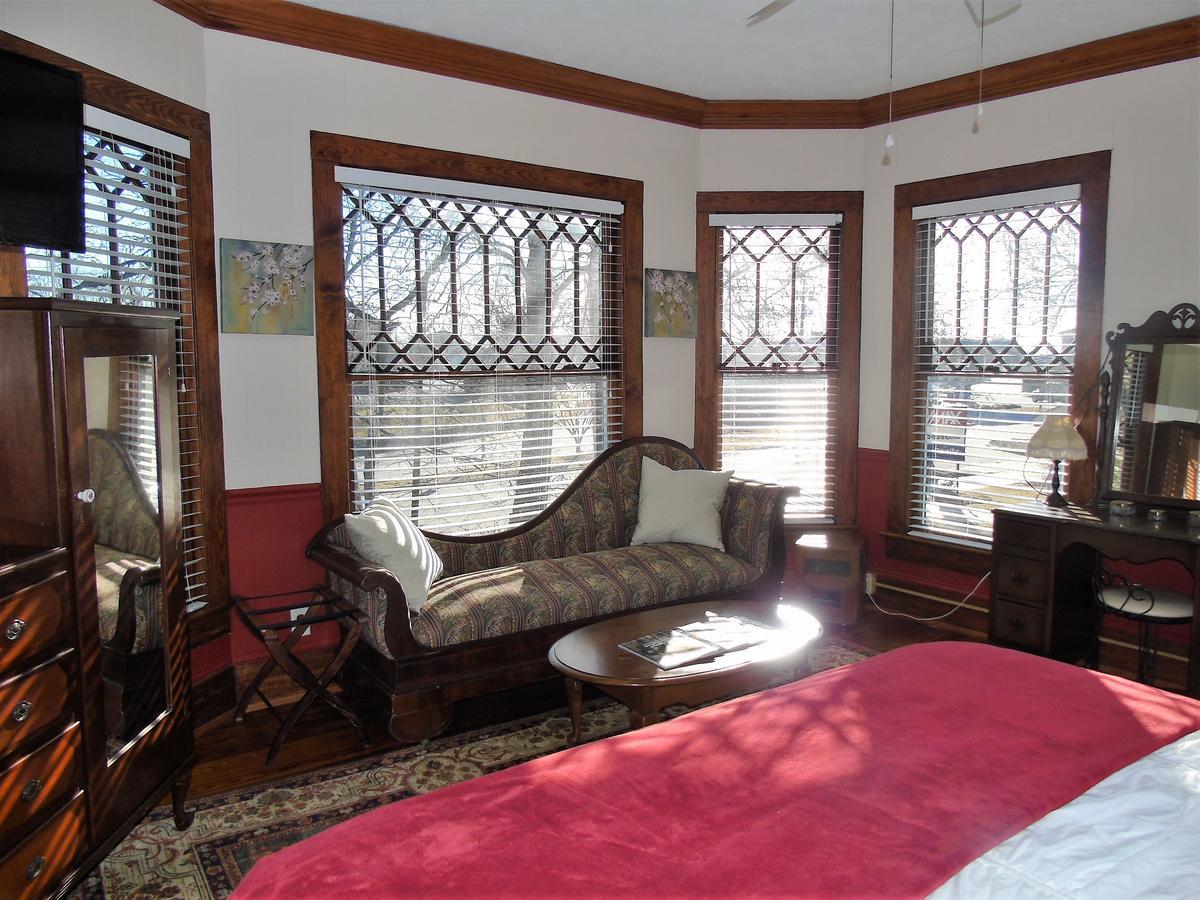 The Charleston Inn Hendersonville Nc Extérieur photo