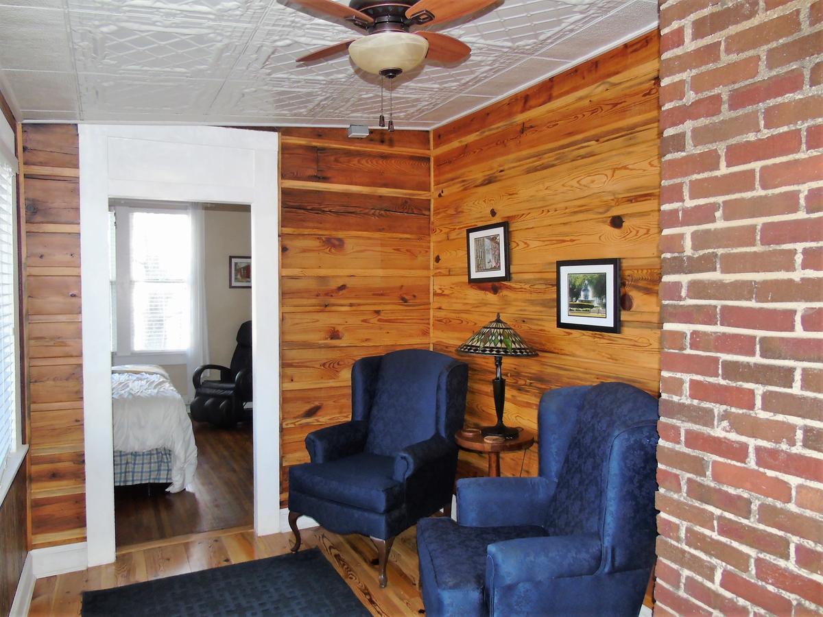 The Charleston Inn Hendersonville Nc Extérieur photo