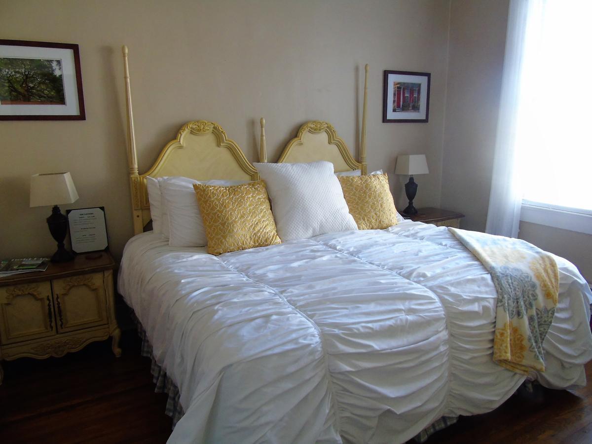 The Charleston Inn Hendersonville Nc Extérieur photo