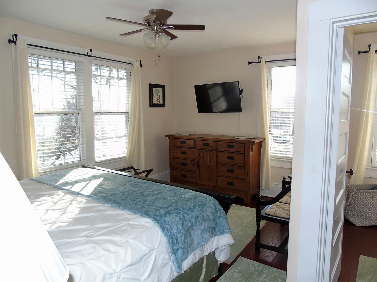 The Charleston Inn Hendersonville Nc Extérieur photo